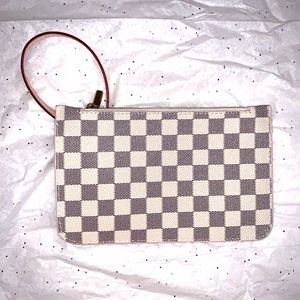 Slim Grey and White Checkered Wristlet